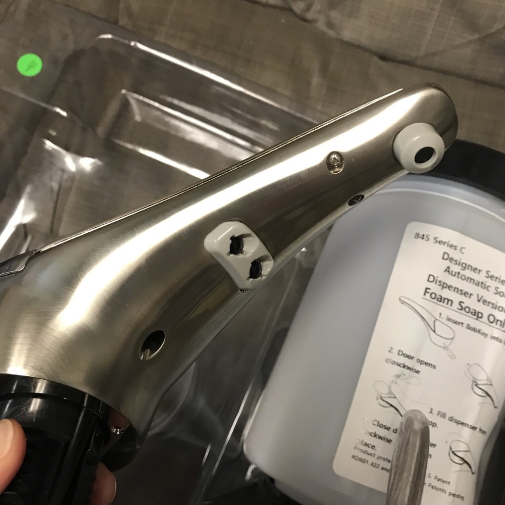 Bobrick Auto Foam Dispenser Model B-845 Coutertop  ,,  MAKE AN OFFER "